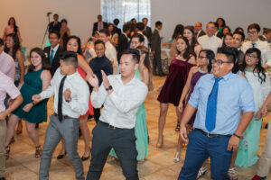 Read more about the article Planning the Ultimate Wedding Surprise Dance